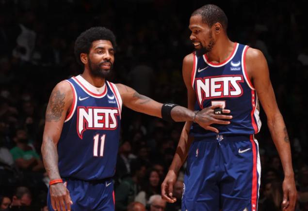 不给冠军面子？为王博颁戒指掉地上，楼明更衣室领奖，球迷：太教条了（冠军礼仪翻车？王博颁戒指意外落地，楼明转赴更衣室领奖，球迷吐槽太教条）