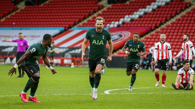 梅婷一家四口前往伯纳乌观战皇马vs尤文，女儿表示看完有点困（梅婷携一家四口现身伯纳乌观战皇马对尤文，女儿直言赛后有些犯困）