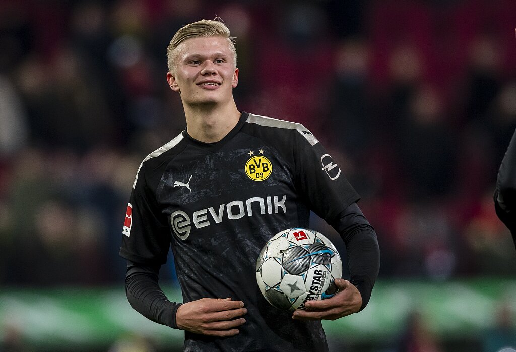 阿迪将为中国U15-U16球员搭建海外集训平台，选拔教练赴海外深造（阿迪为中国U15-U16球员搭建海外训练平台，并选派教练赴外研修）