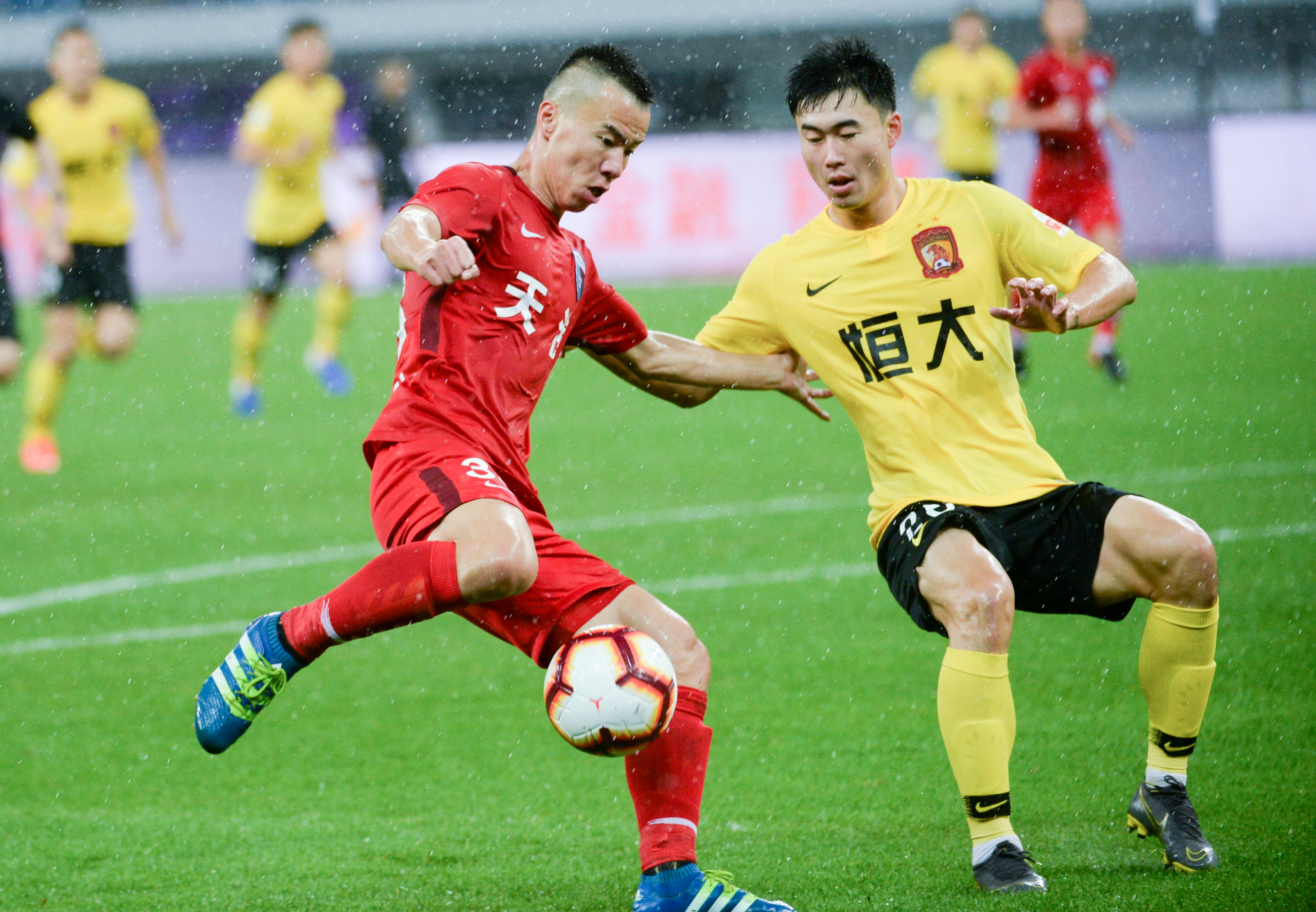 官方：西班牙女足归化25岁原尼日利亚籍前锋伊马德（官方宣布：25岁前尼日利亚籍前锋伊马德归化加盟西班牙女足）