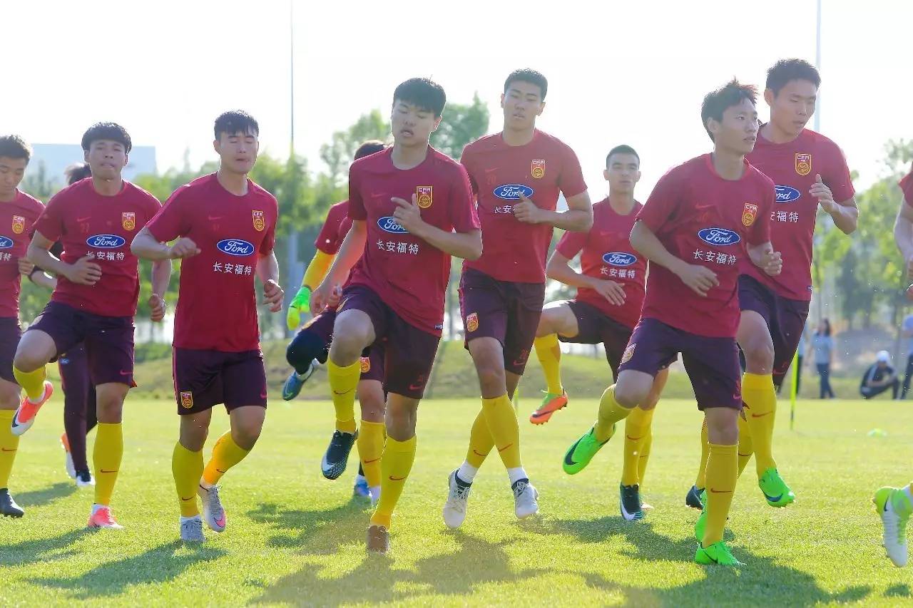 日职乙半场：翁长圣开场闪击，长崎成功丸暂1-0爱媛FC（J2联赛半场：翁长圣闪电破门，长崎成功丸暂以1-0领先爱媛FC）