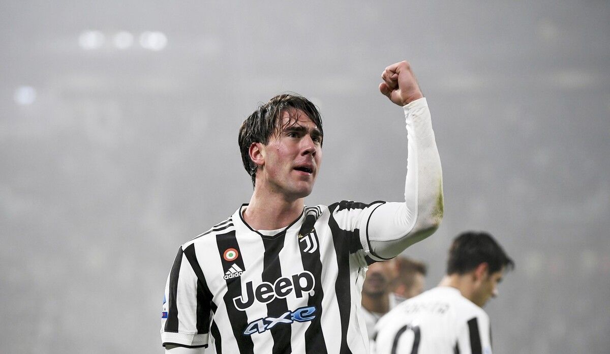 半场：奥格斯堡2-0勒沃库森，吉安努利斯传射，安东-卡德破门