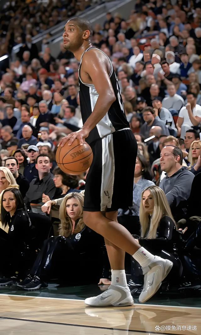 记者：库尔图瓦也伤了，将不会参加11月份国家队比赛（记者称库尔图瓦受伤，11月无缘国家队比赛）